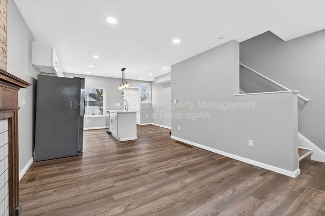 Building Photo - 1153 E 20th Ave