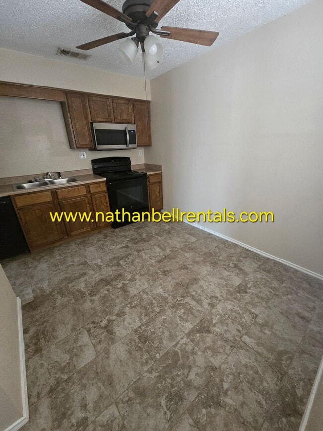 Building Photo - Sugar Creek Apartments