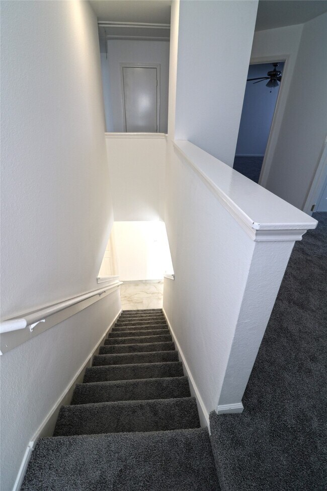 Building Photo - 9611 Rads Point