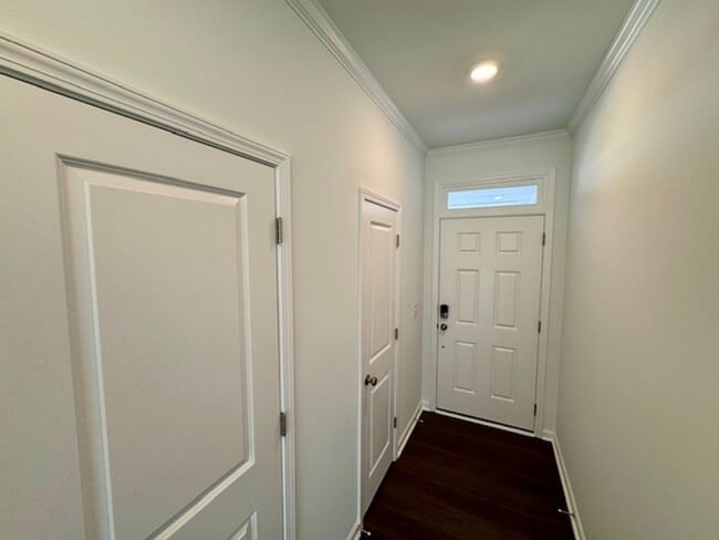 Building Photo - Brand New Townhome!
