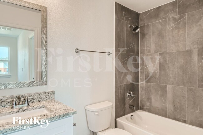 Building Photo - 7360 Parkside Pl Dr