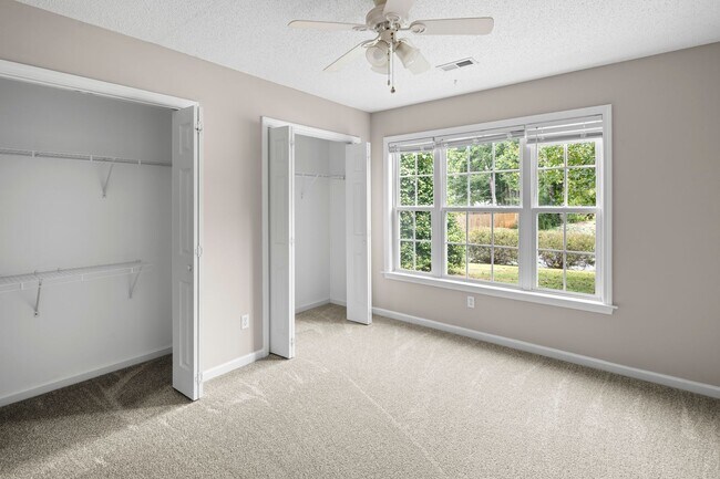 Building Photo - 375 Glensprings Dr