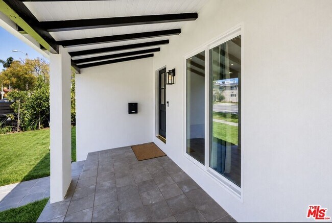 Building Photo - 1656 S Crescent Heights Blvd