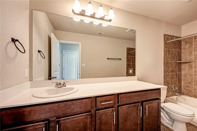 Building Photo - 107 Buckthorn Dr