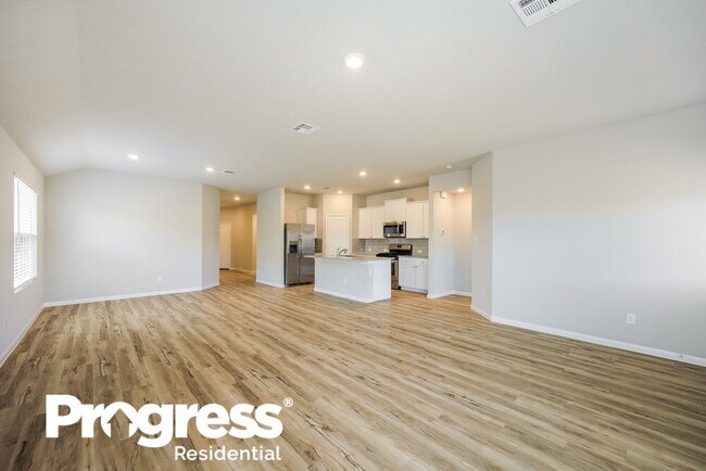 Building Photo - 4337 Southton Bed