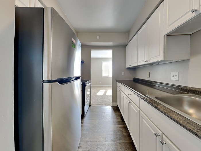 Building Photo - 657 Shore Dr