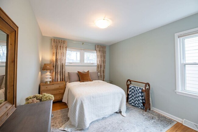 Building Photo - Updated Beachwood Ranch with Stunning Kitchen & Expansive Living Spaces