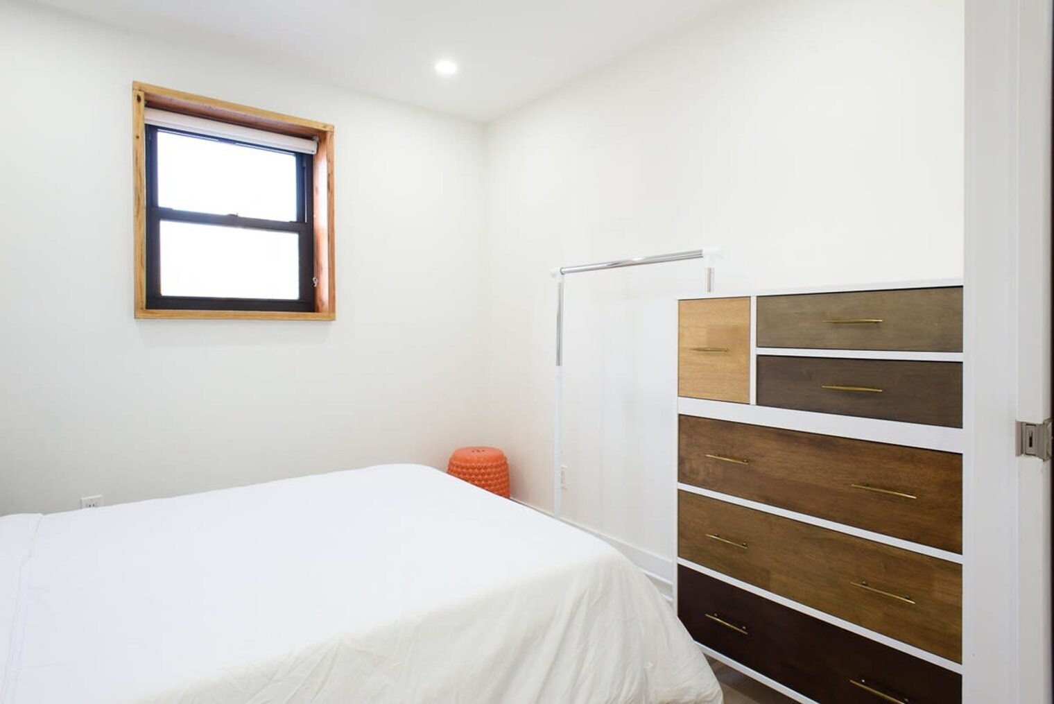 Building Photo - 244 E 75th St