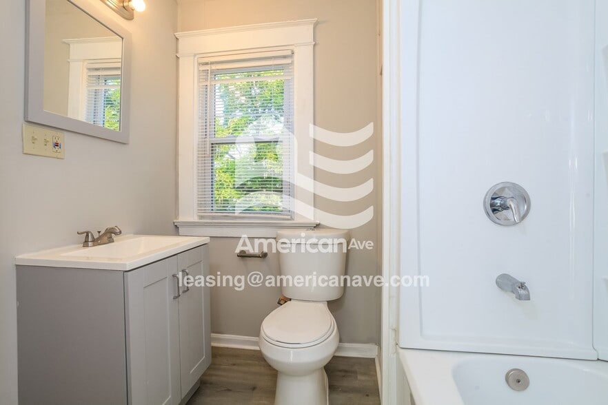 Building Photo - 20 E 32nd St