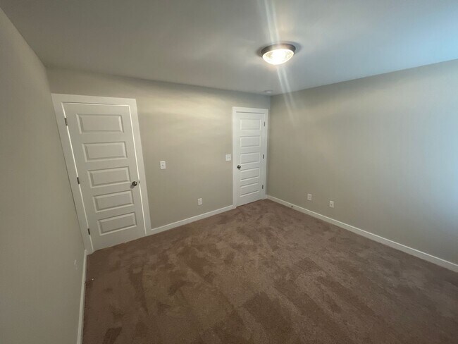 Building Photo - Home for Rent in Oak Grove, AL!!! Available to View Now!