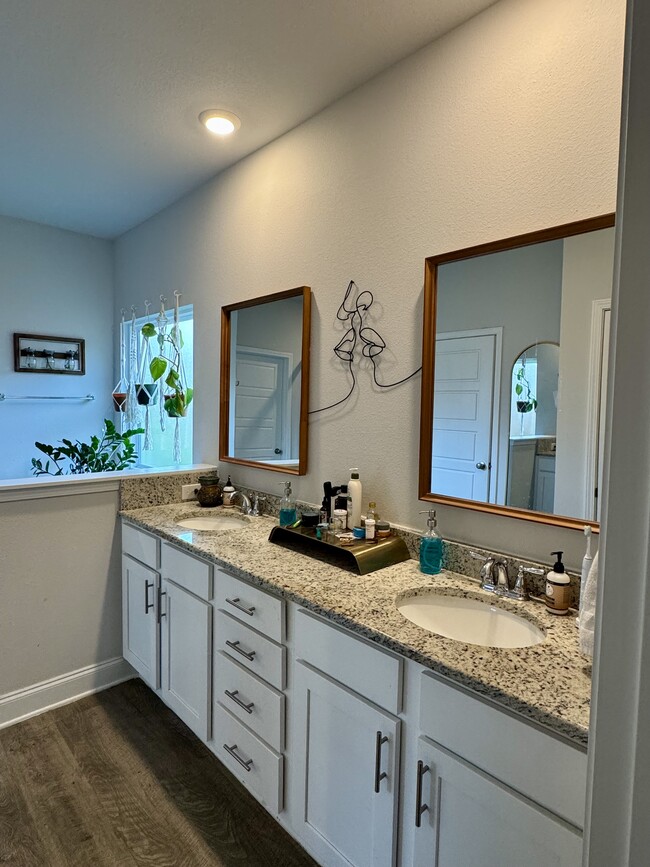 Building Photo - 9523 Vargas Ct