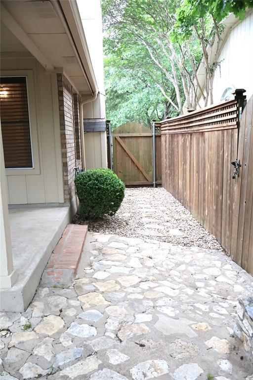 Building Photo - 3120 Cohoba Dr