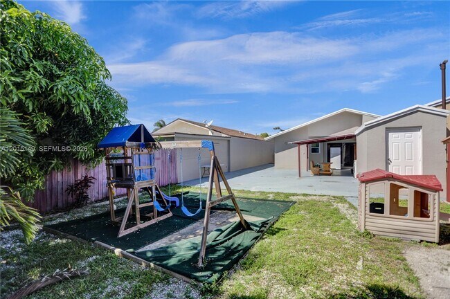 Building Photo - 11854 SW 210th St