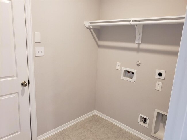 Building Photo - 411 Barren Oak Ln