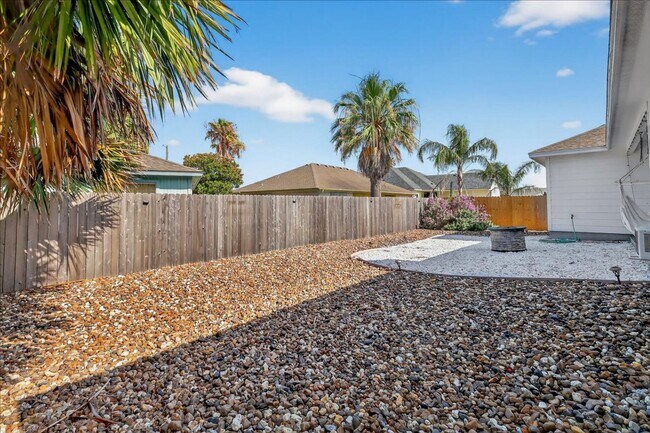 Building Photo - 15229 Barataria Dr