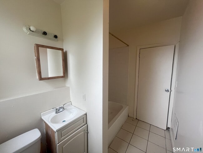 Building Photo - 270 East Ave