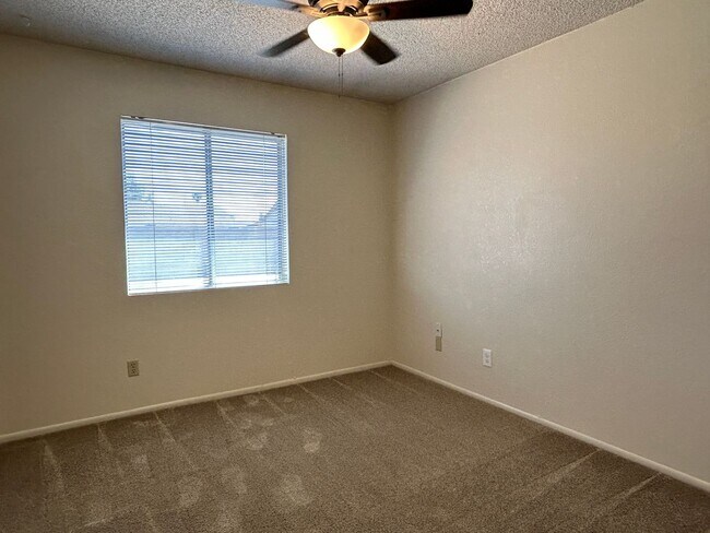 Building Photo - Low-Maintenance Living with Private Pool i...