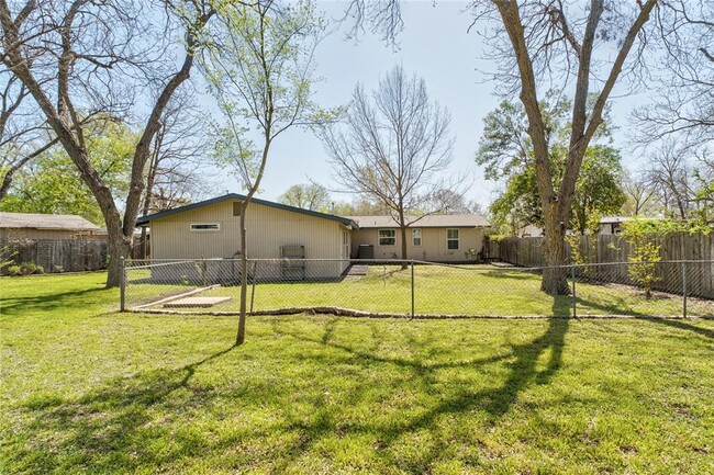 Building Photo - 6414 Kenilworth Dr