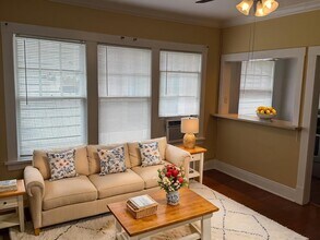 Building Photo - 801 SW 4th Ct