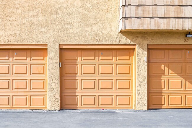 Building Photo - 48255 Monroe St