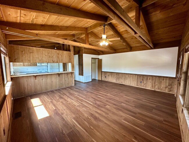 Primary Photo - Cute 1 Bedroom Unit Close to Downtown