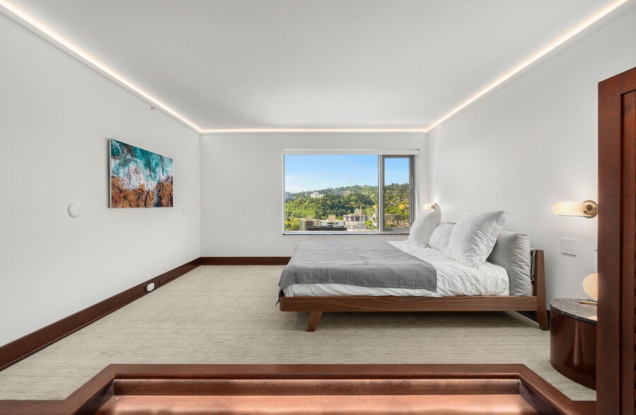 Building Photo - 1414 SW 3rd Ave