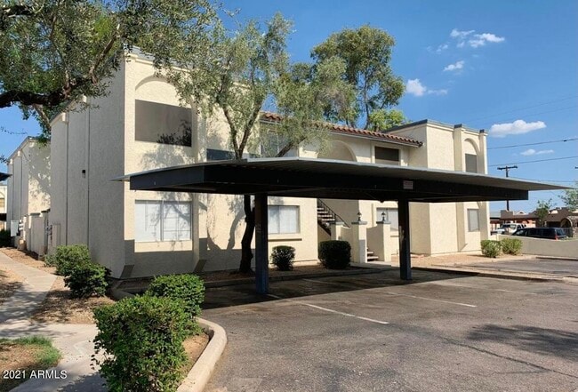 Building Photo - 1542 W Sahuaro Dr