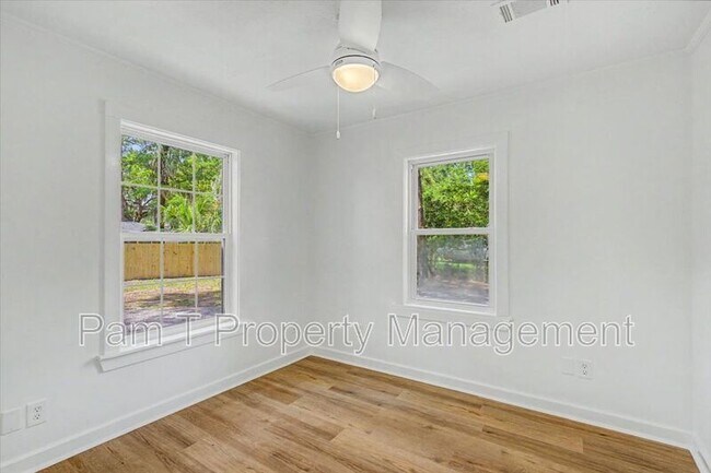 Building Photo - 106 Holcomb St