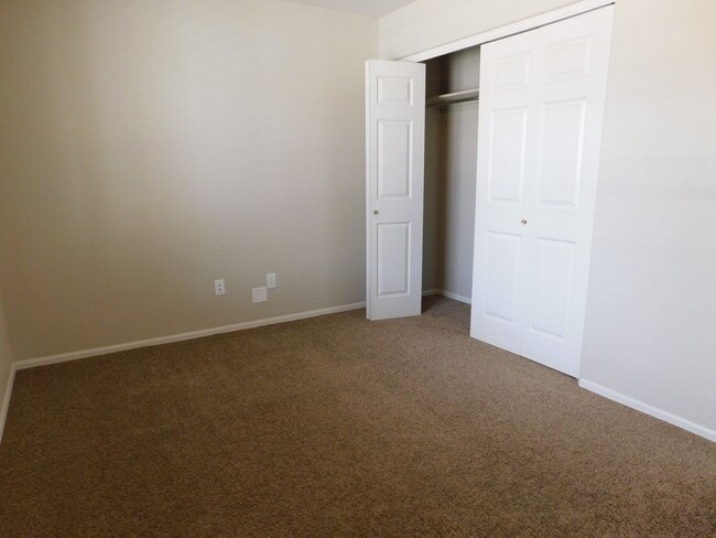Building Photo - Nice Duplex in Established Neighborhood