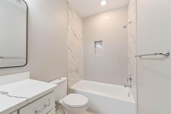 Building Photo - 4721 Mallow St