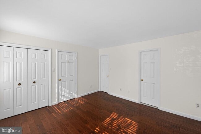 Building Photo - 219 Heather Ct