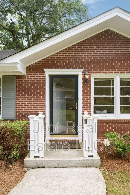 Building Photo - 2855 Monticello Pl