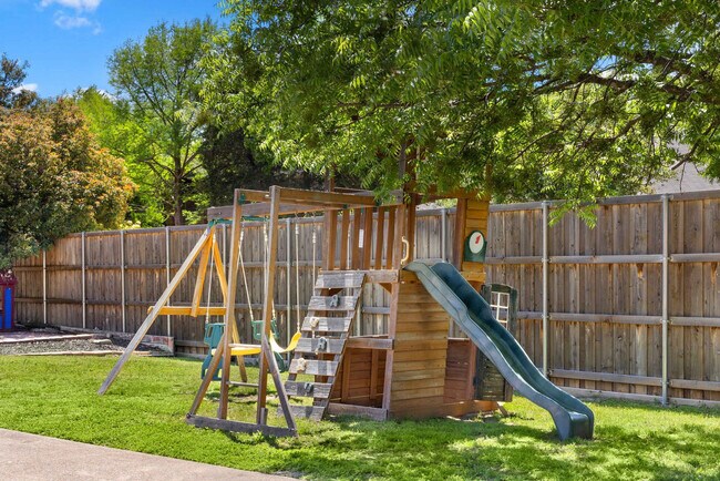 Building Photo - 3913 Baywatch Dr