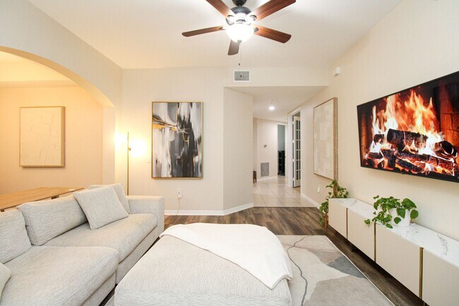 Primary Photo - 1355 Mariposa Cir