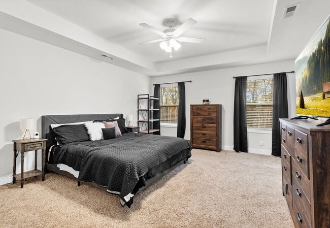 Building Photo - Pet Friendly Three Bedroom!