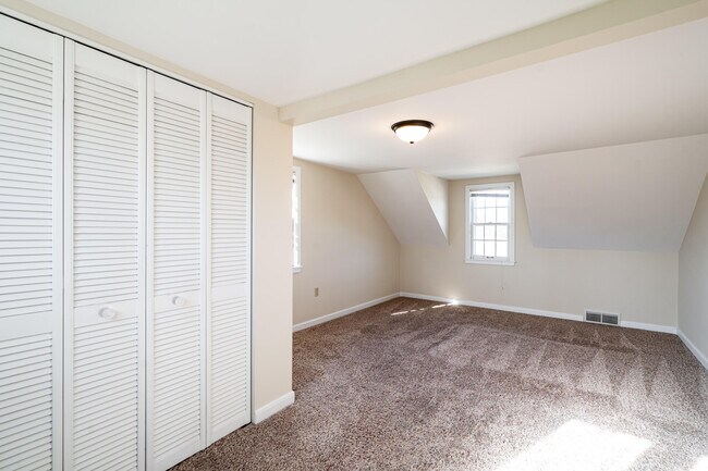 Building Photo - 2411 W Mill Rd