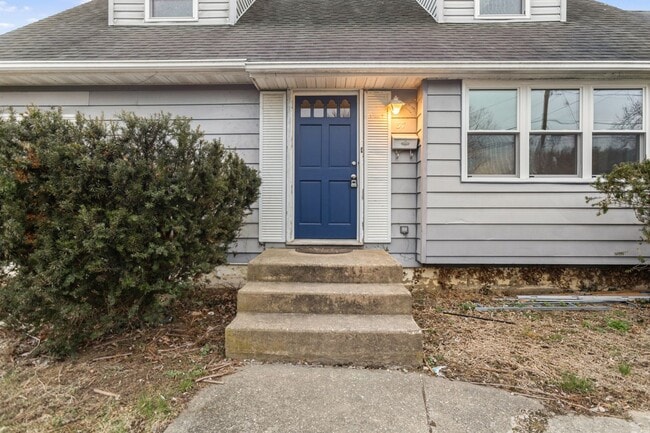 Building Photo - Single family Walking distance to UofD; Av...