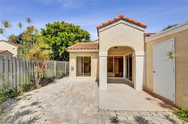 Building Photo - 1361 Springside Dr