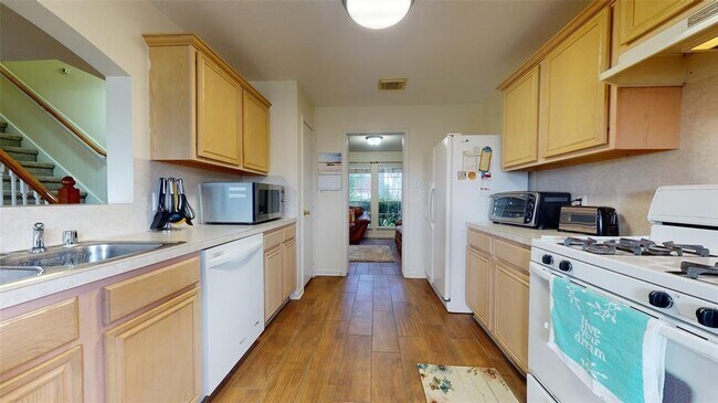 Building Photo - 11703 Pedernales Falls Ln