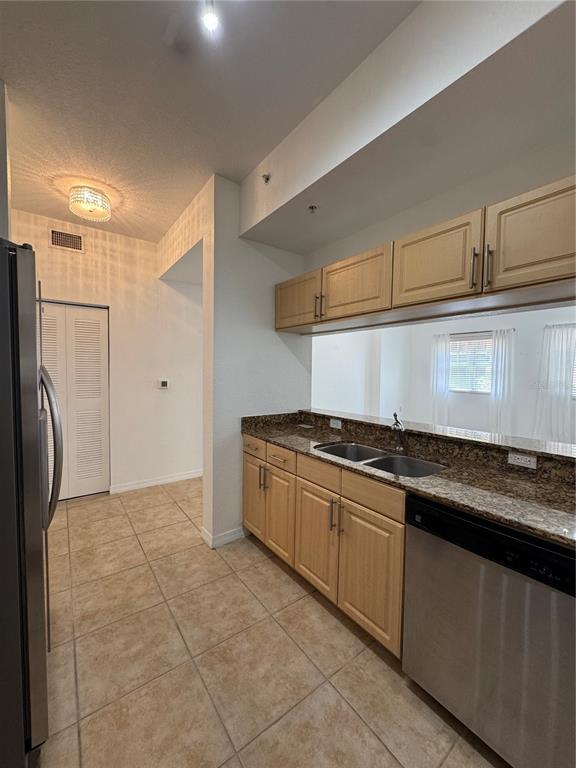 Building Photo - 1064 N Tamiami Trl