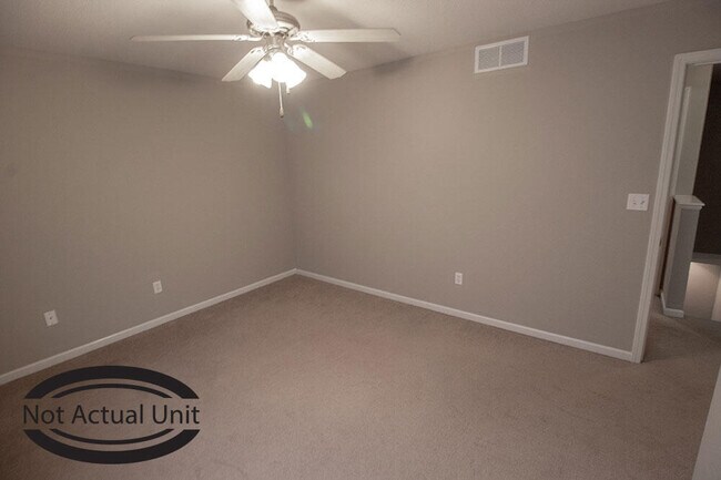 Building Photo - 4015 Snowy Owl Dr