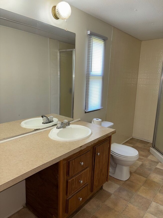 Building Photo - 3 BED, 2 BATH HOME ON PISGAH COVERED BRIDG...