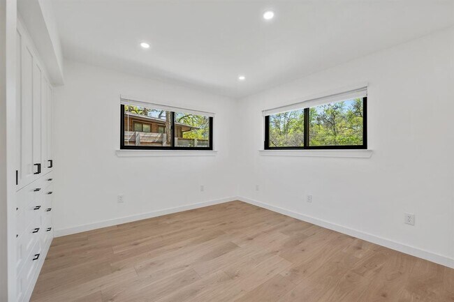 Building Photo - 2607 Pembrook Trail