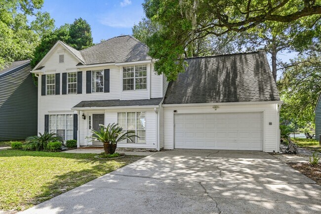 Building Photo - 1382 Center Lake Dr