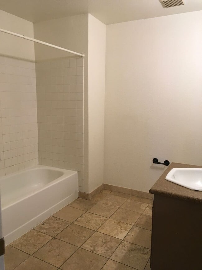 Building Photo - PRICE JUST REDUCTED TO $1,075.00 PER MONTH...
