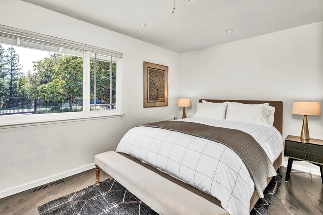 Building Photo - 1790 McKinley Rd