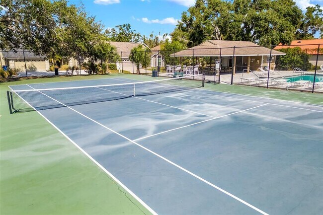 Building Photo - 4814 Country Oaks Blvd