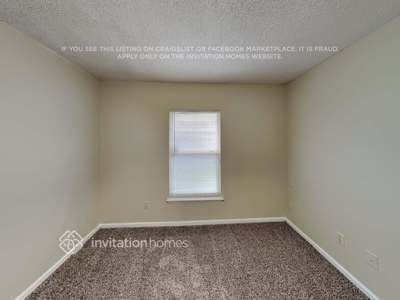 Building Photo - 9713 Peabody Dr N