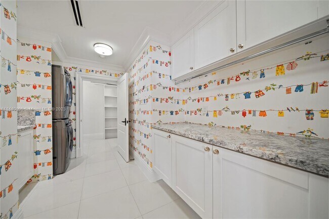 Building Photo - 9435 SW 100th St