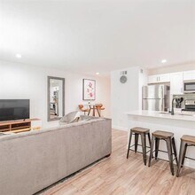 Building Photo - 606 N Marsalis Ave